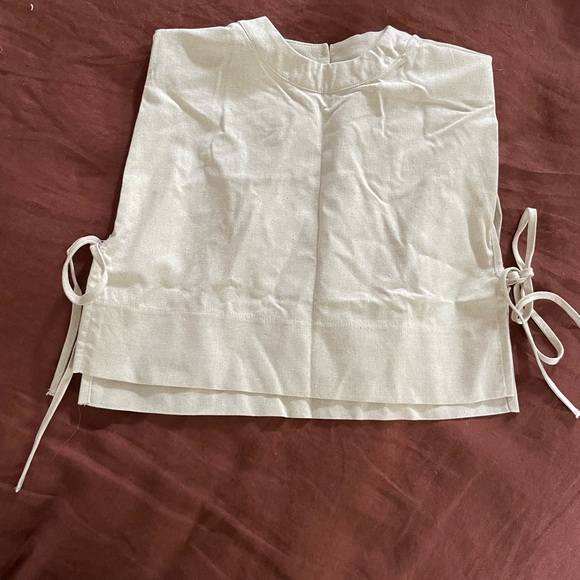 Linen Crop Top - Picture 2 of 6